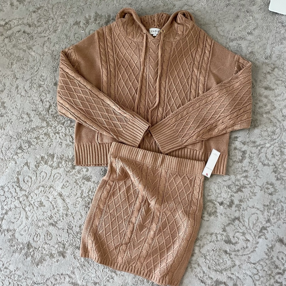 Sweater set - Picture 1 of 2